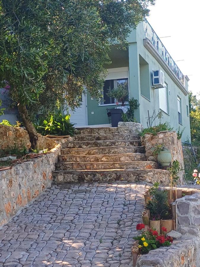 G.Tzanis Luxury Apartments Parga Bagian luar foto