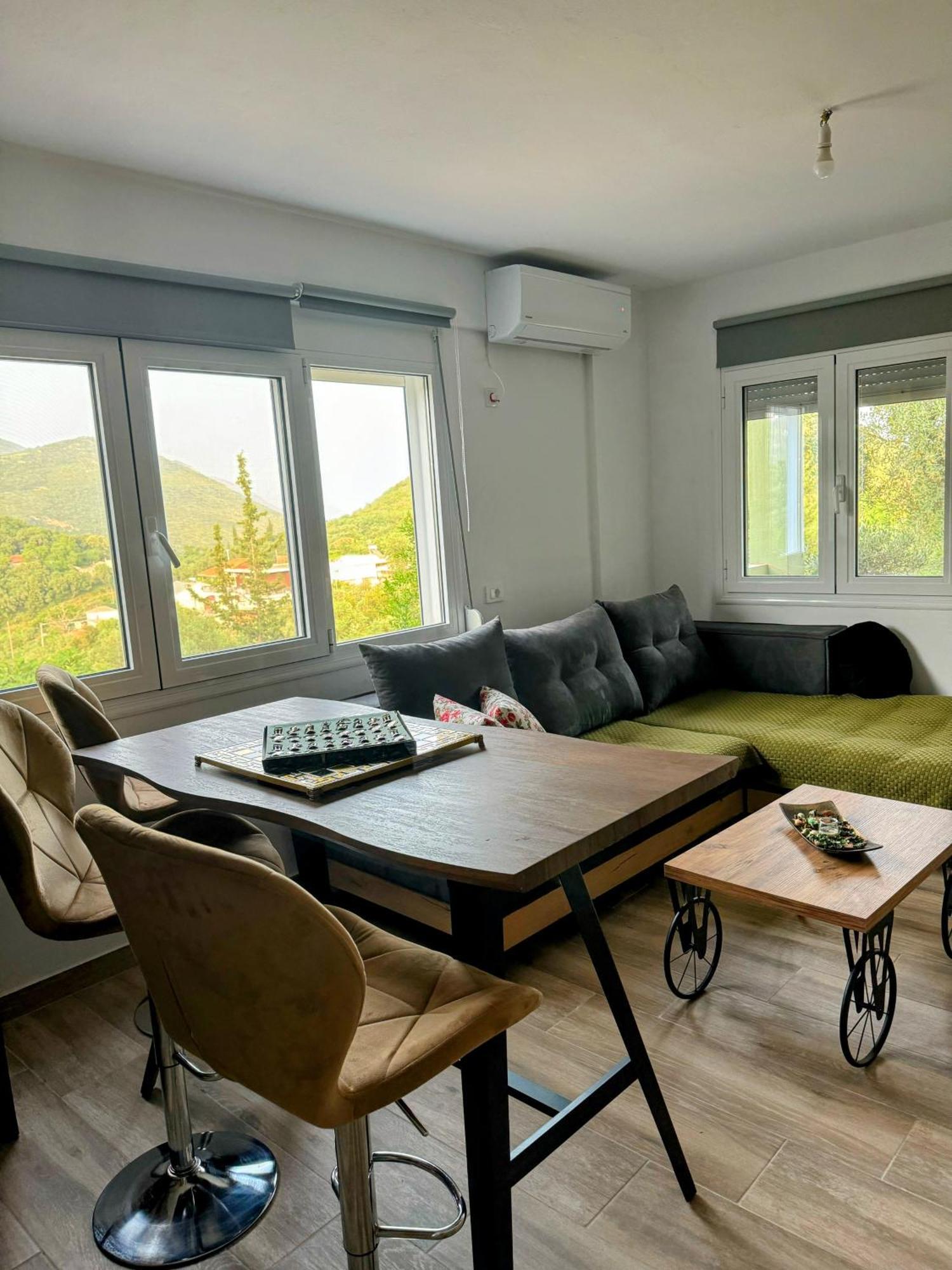 G.Tzanis Luxury Apartments Parga Bagian luar foto